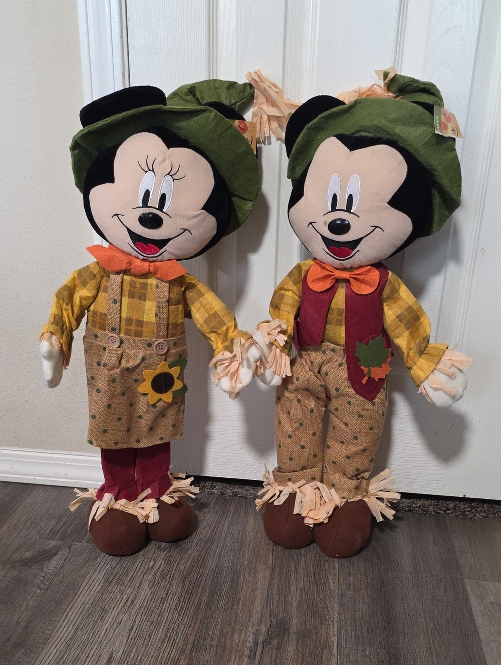 24 Inch Disney Minnie Mouse Kids Scarecrow Costume Plush Set - Green & Yellow